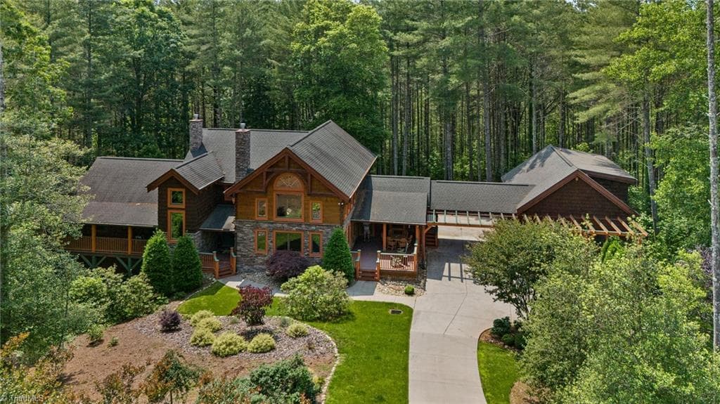 Stick/Site Built at 5626 Rocky Falls Lane, Lenoir NC 28645, Lenoir, photo 2 of 50
