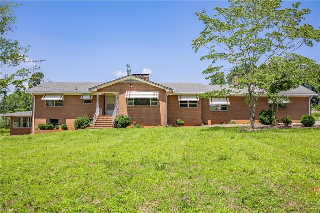 8521 US Highway 64 E, Ramseur NC 27316