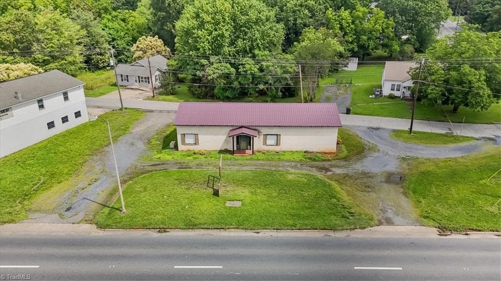 Investment at 557 E Dixie Drive, Asheboro NC 27203, Asheboro, photo 5 of 13