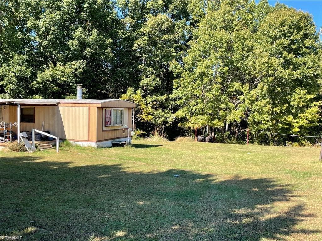 Manufactured Home at 5871 Joyce Norman Road, Pfafftown NC 27040, photo 3 of 3