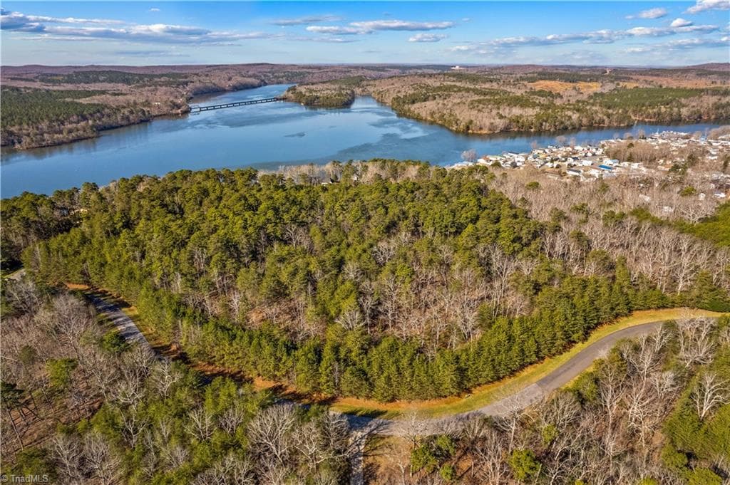 642 Whisper Lake Drive, New London NC 28127
