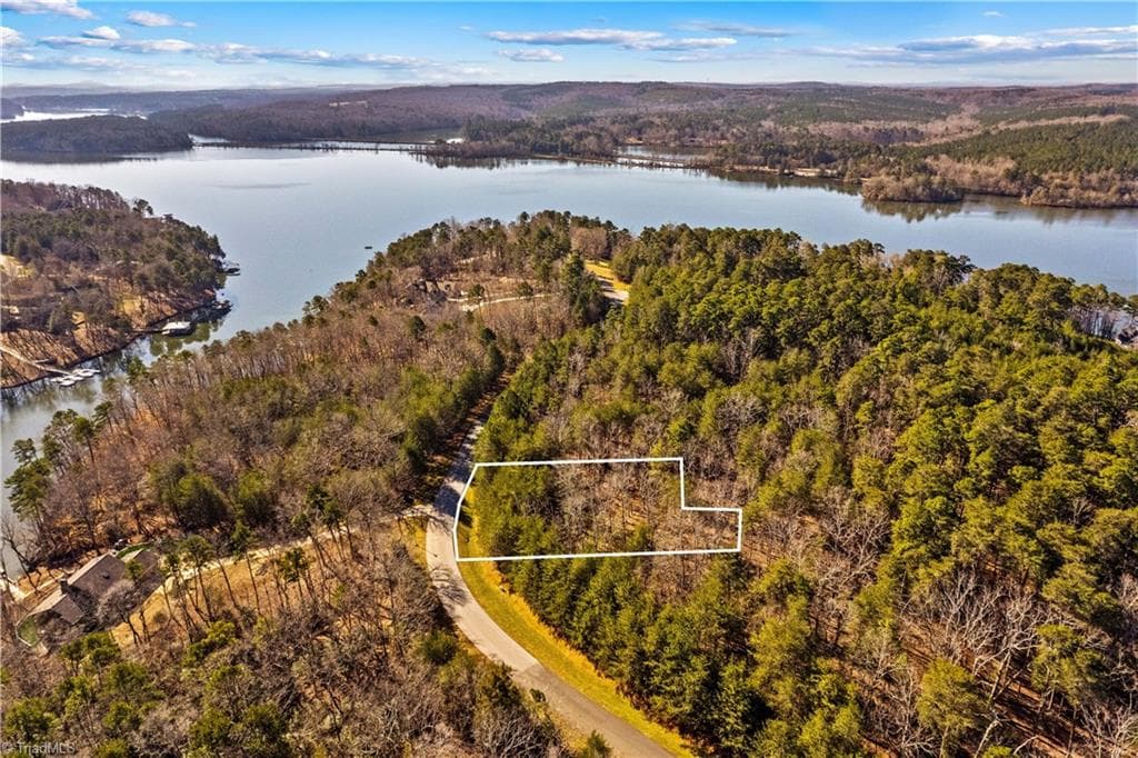 Single Family Residence at 642 Whisper Lake Drive, New London NC 28127, photo 5 of 22