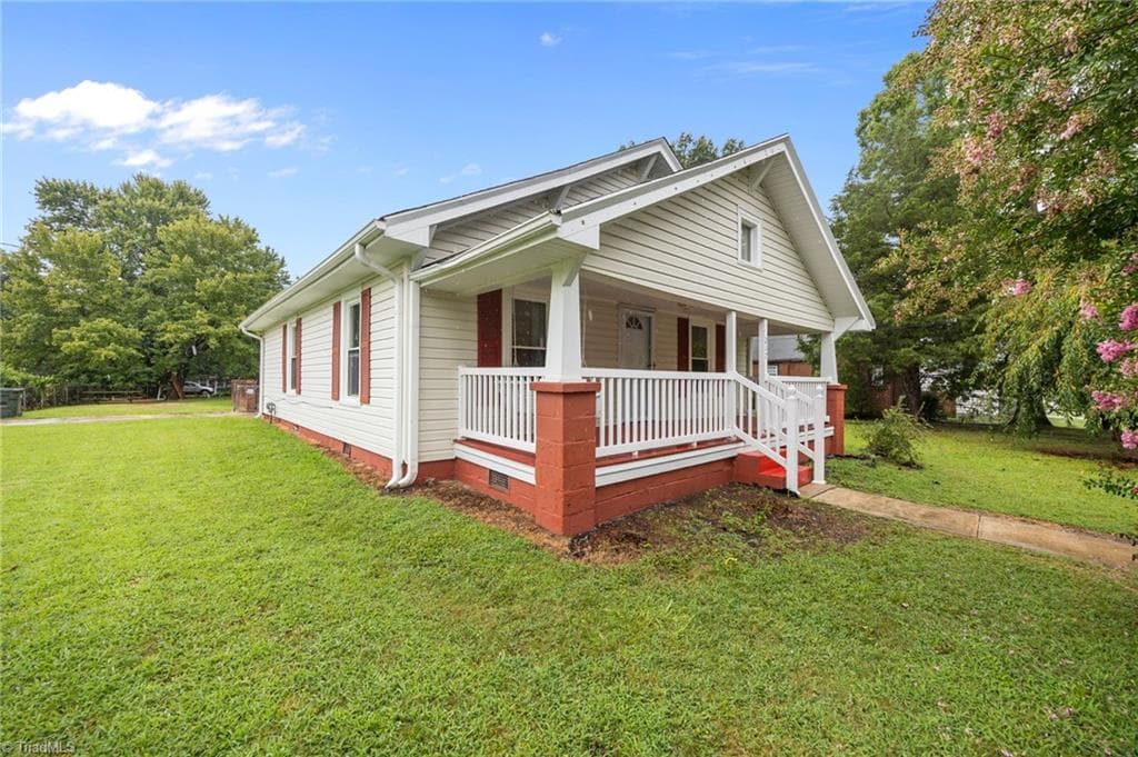 Stick/Site Built at 217 Moon Street, Thomasville NC 27360, photo 3 of 31