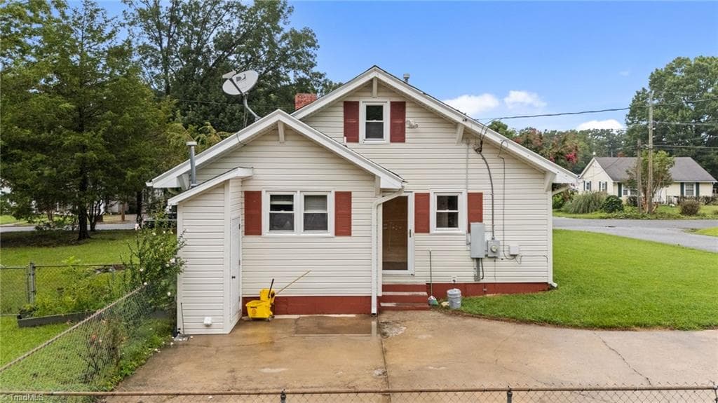 Stick/Site Built at 217 Moon Street, Thomasville NC 27360, photo 20 of 31
