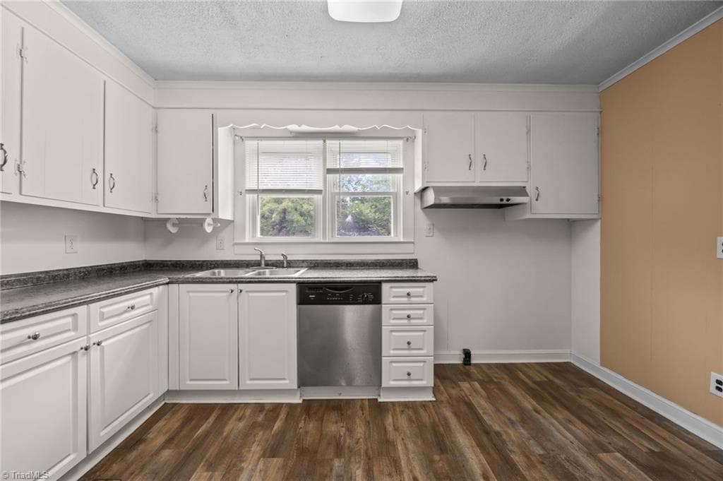 Stick/Site Built at 217 Moon Street, Thomasville NC 27360, photo 9 of 31