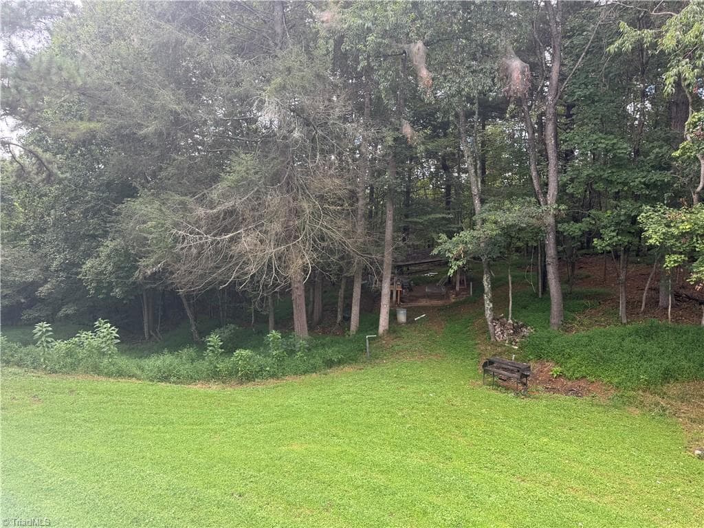 Stick/Site Built at 752 Osborne Sunset Drive, North Wilkesboro NC 28659, photo 3 of 28