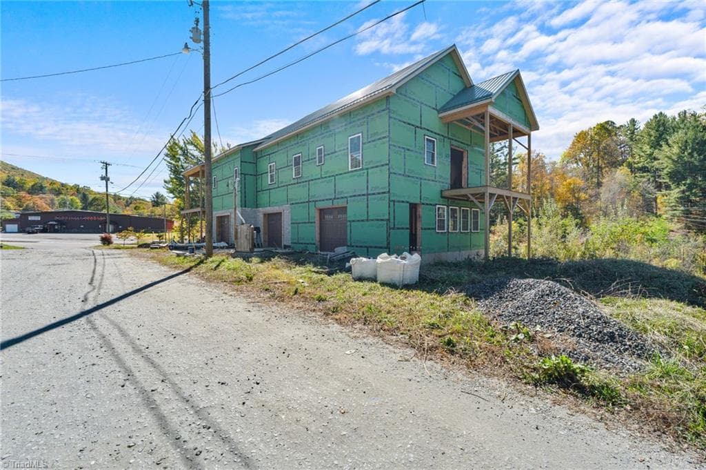 Stick/Site Built at 101 Pennwill Parkway, West Jefferson NC 28694, photo 23 of 35