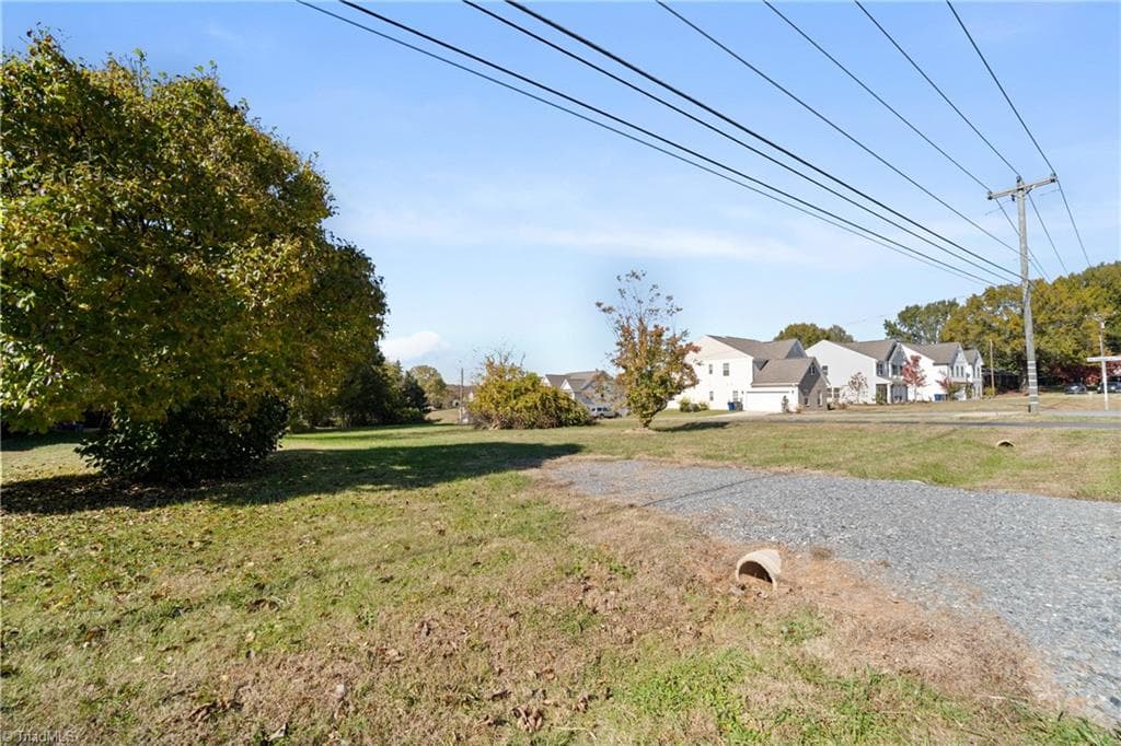 Single Family Residence at 610 Meadowlark Drive, Winston-Salem NC 27106, Winston-Salem, photo 5 of 24