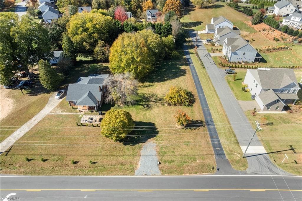Single Family Residence at 610 Meadowlark Drive, Winston-Salem NC 27106, Winston-Salem, photo 15 of 24