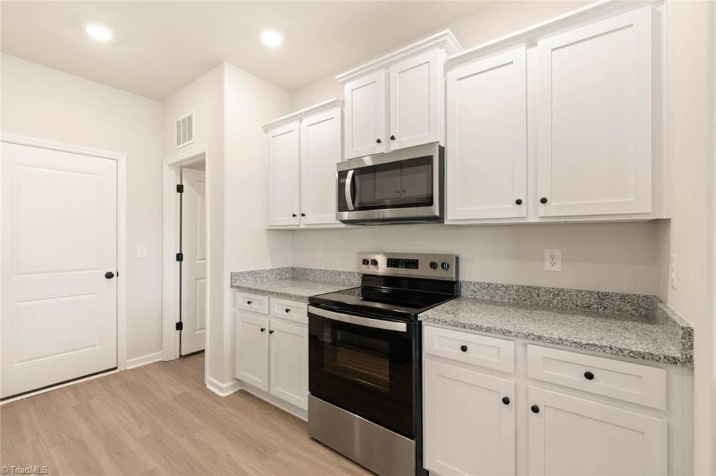 Stick/Site Built at 421 Robindale Court, Winston-Salem NC 27107, Winston-Salem, photo 8 of 23