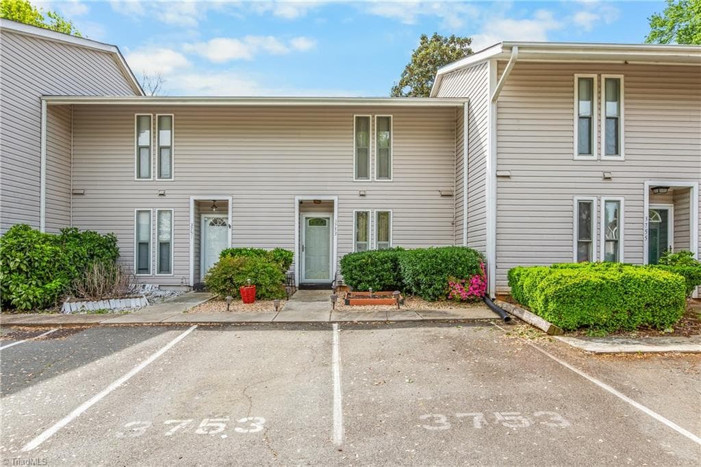 Stick/Site Built at 3753 Heathrow Drive, Winston-Salem NC 27127, Winston-Salem, photo 2 of 31
