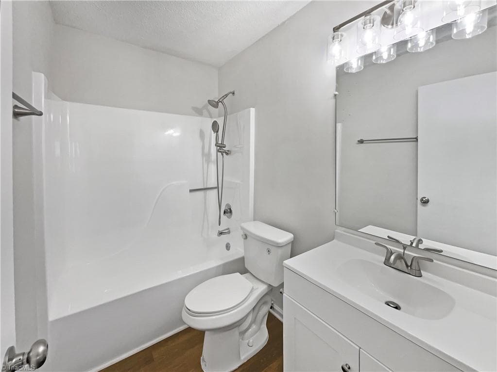 Stick/Site Built at 4051 Gordon Court, Winston-Salem NC 27104, Winston-Salem, photo 5 of 18