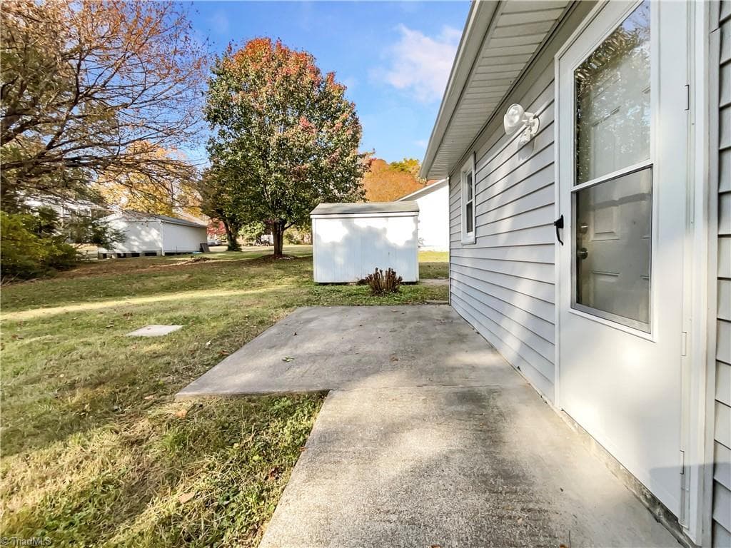 Stick/Site Built at 4051 Gordon Court, Winston-Salem NC 27104, Winston-Salem, photo 9 of 18