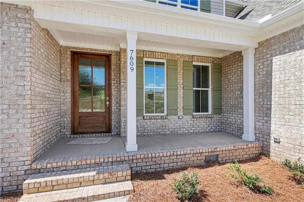 Stick/Site Built at 7609 Sir William Drive, Kernersville NC 27284, photo 6 of 36