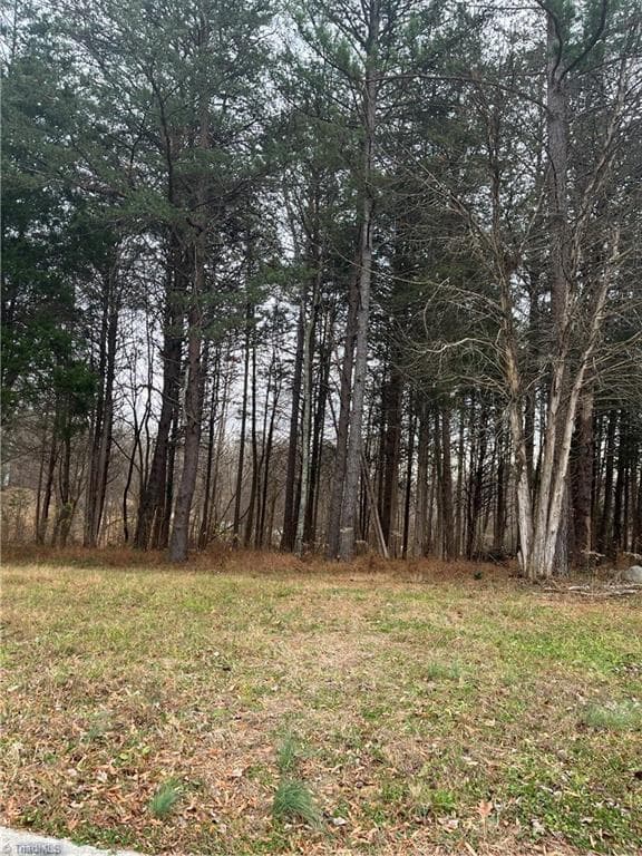 Single Family Residence at 2700 Edenridge Drive, High Point NC 27265, High Point, photo 7 of 36