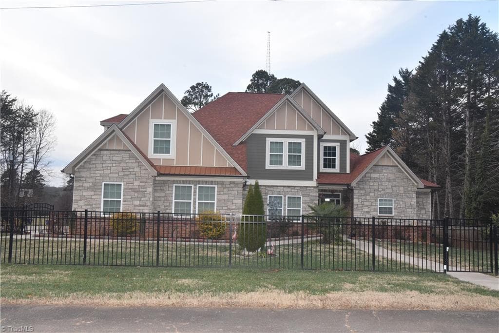 Stick/Site Built at 1413 Bancroft Street, Winston-Salem NC 27127, Winston-Salem, photo 3 of 44