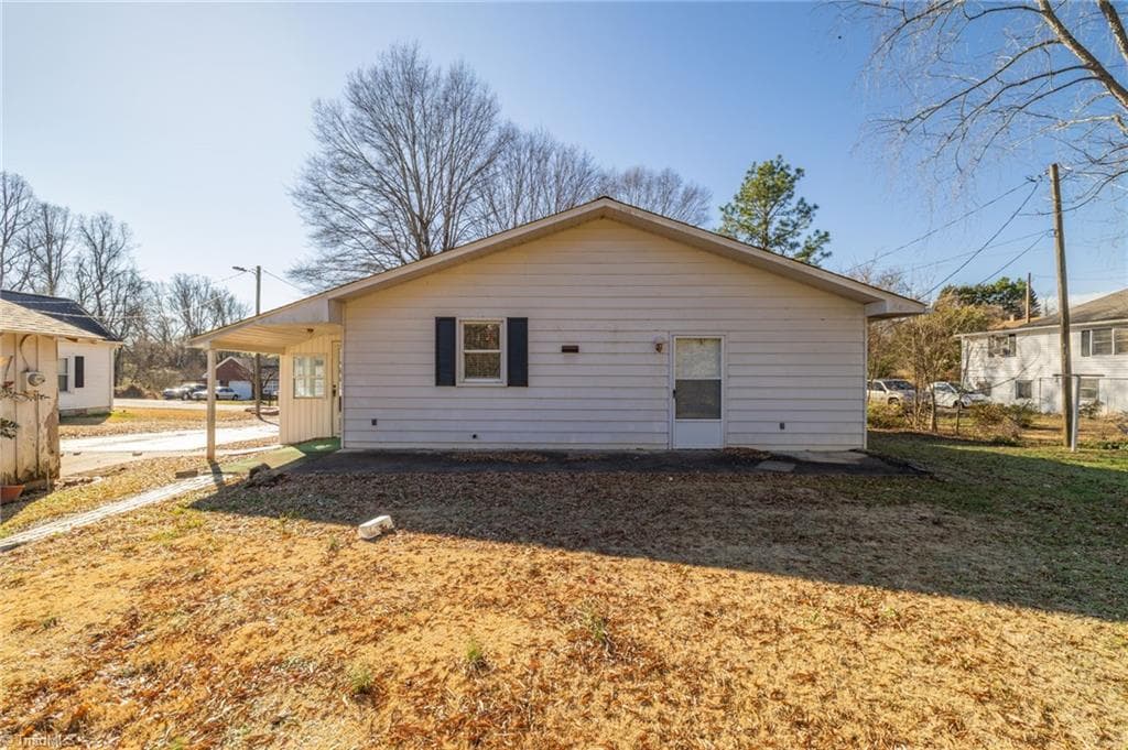 Stick/Site Built at 814 Martin Street, Eden NC 27288, photo 31 of 34