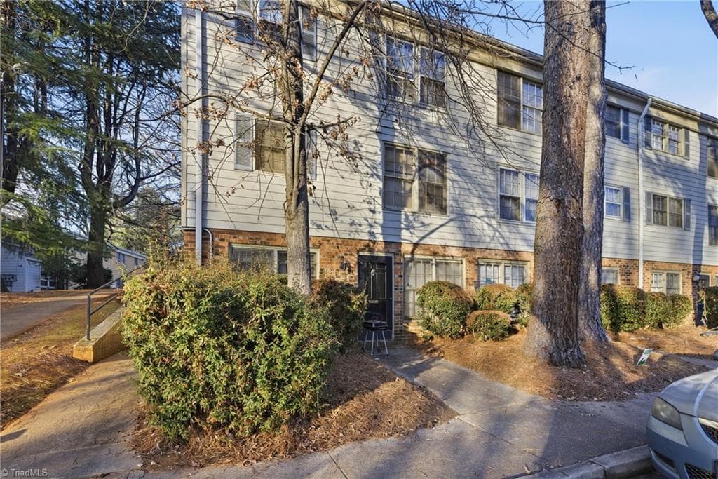 Condominium at 2810 Carriage Drive # D, Winston-Salem NC 27106, Winston-Salem, photo 22 of 50