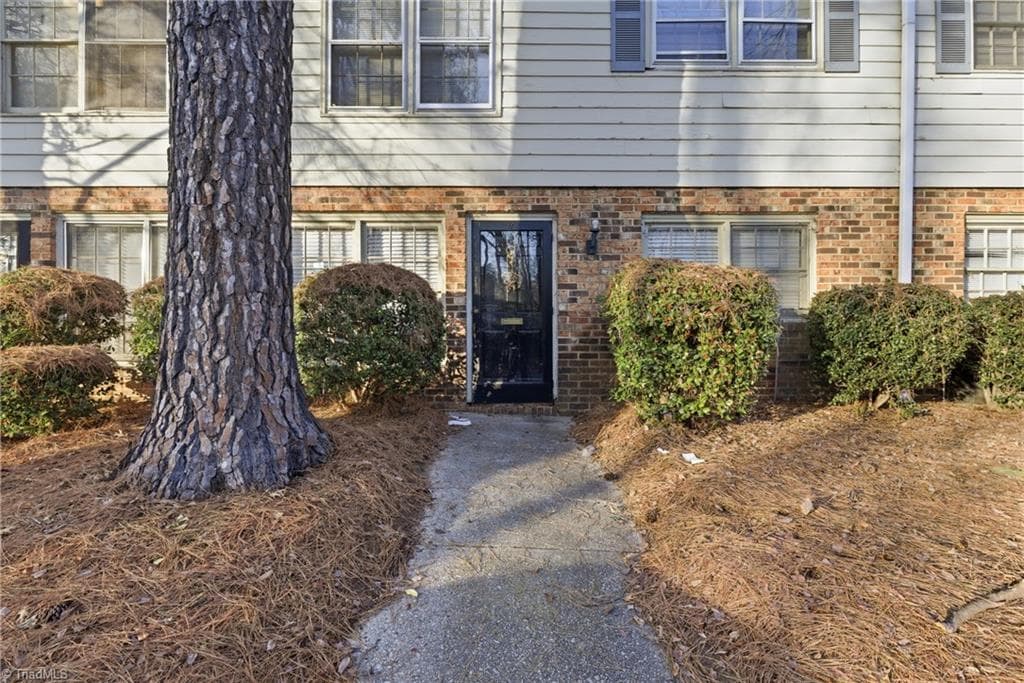 Condominium at 2810 Carriage Drive # D, Winston-Salem NC 27106, Winston-Salem, photo 24 of 50