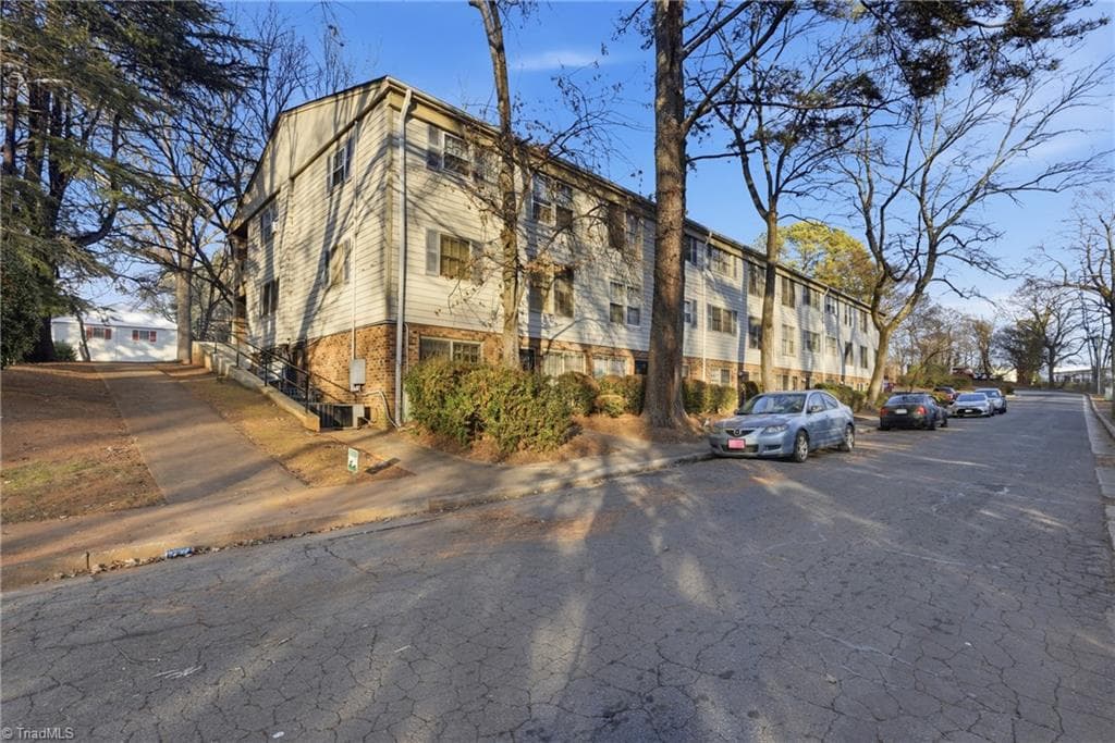 Condominium at 2810 Carriage Drive # D, Winston-Salem NC 27106, Winston-Salem, photo 21 of 50
