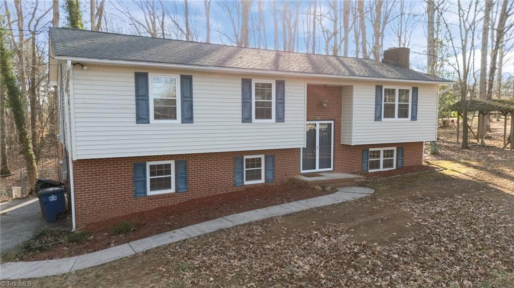 Stick/Site Built at 3742 Crosland Road, Winston-Salem NC 27106, Winston-Salem, photo 3 of 37