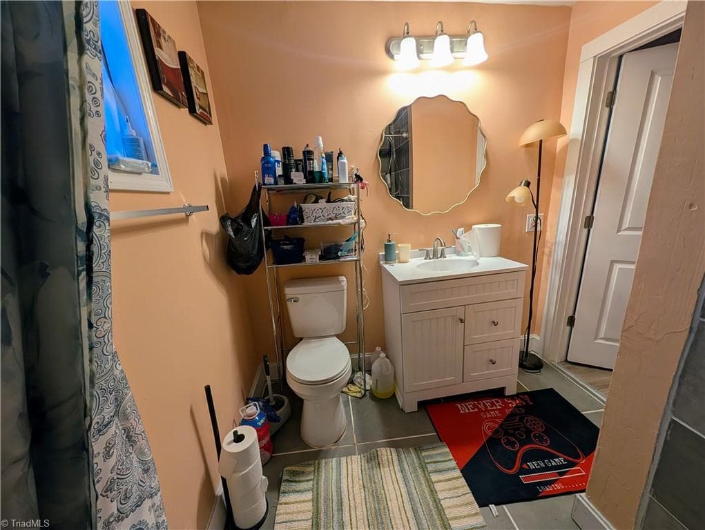 Stick/Site Built at 1407 NE 22nd Street, Winston-Salem NC 27105, Winston-Salem, photo 10 of 27