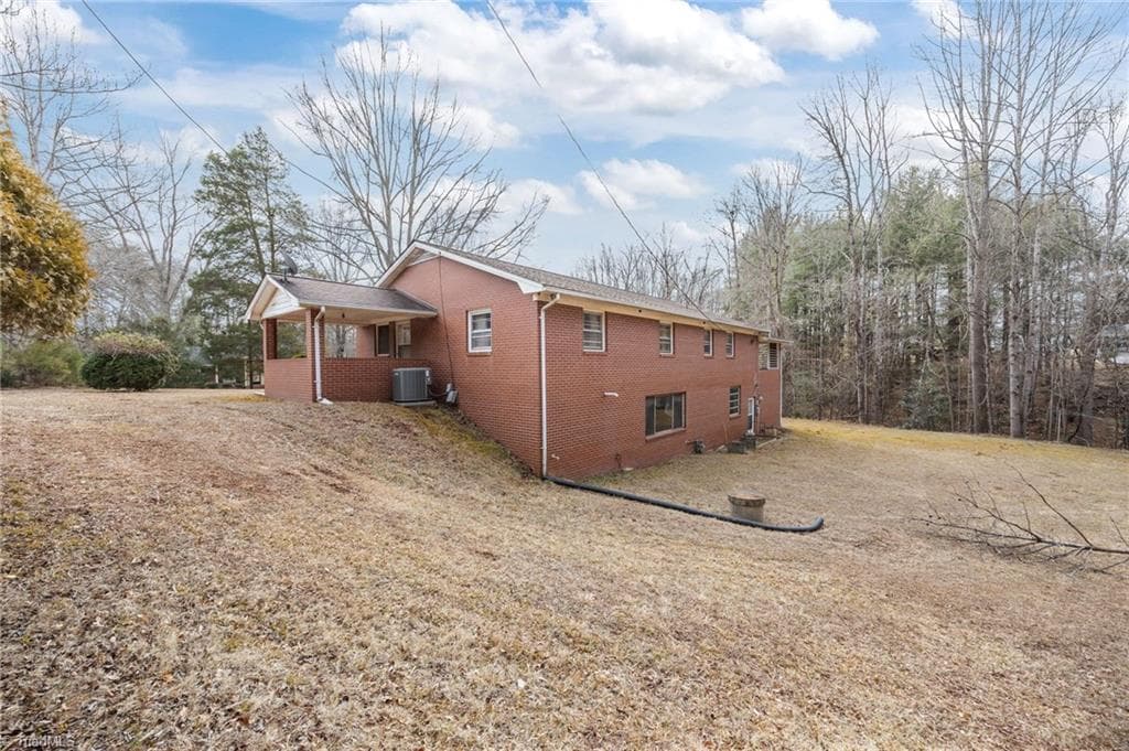 Stick/Site Built at 806 7th Avenue, Mayodan NC 27027, Mayodan, photo 35 of 40