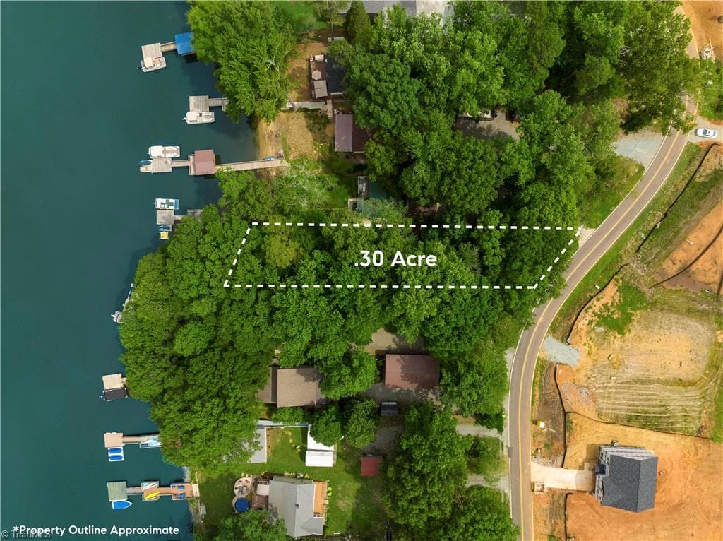 1349 Hickory Point Drive, Lexington NC 27292