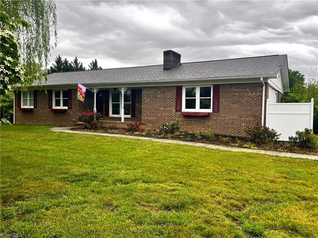 Stick/Site Built at 417 Fulton Avenue, Mount Airy NC 27030, photo 4 of 44