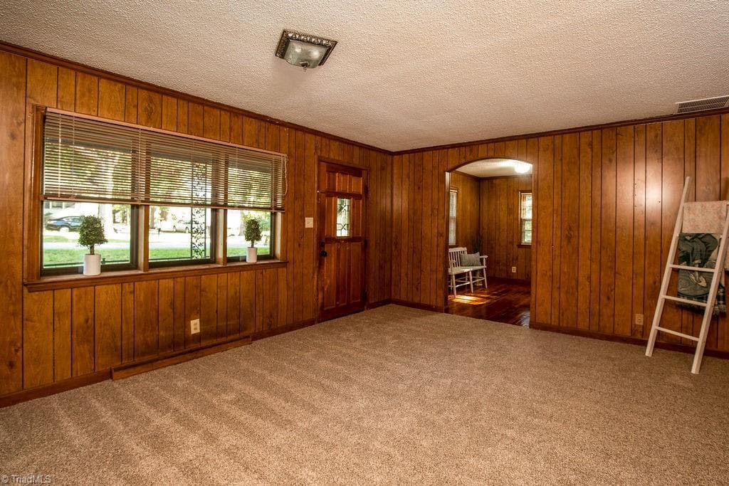 Stick/Site Built at 1616 Lucas Avenue, Greensboro NC 27405, photo 2 of 21