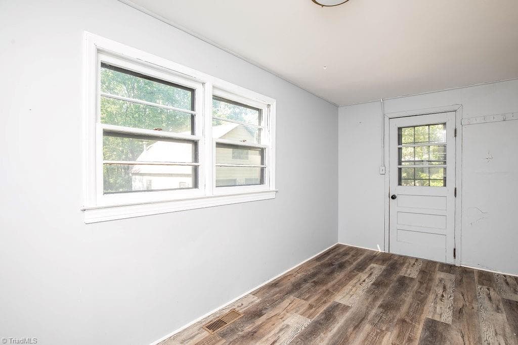 Stick/Site Built at 1616 Lucas Avenue, Greensboro NC 27405, photo 13 of 21