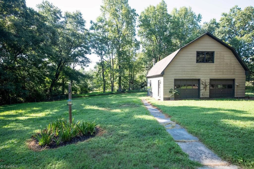 Stick/Site Built at 1616 Lucas Avenue, Greensboro NC 27405, photo 14 of 21