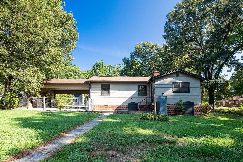 Stick/Site Built at 1616 Lucas Avenue, Greensboro NC 27405, photo 15 of 21