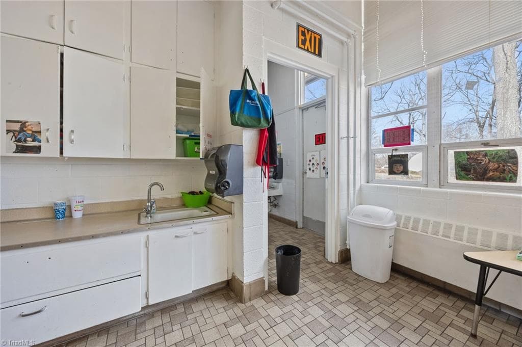 Remarks at 2300 Spring Garden Street, Greensboro NC 27403, Greensboro, photo 23 of 100