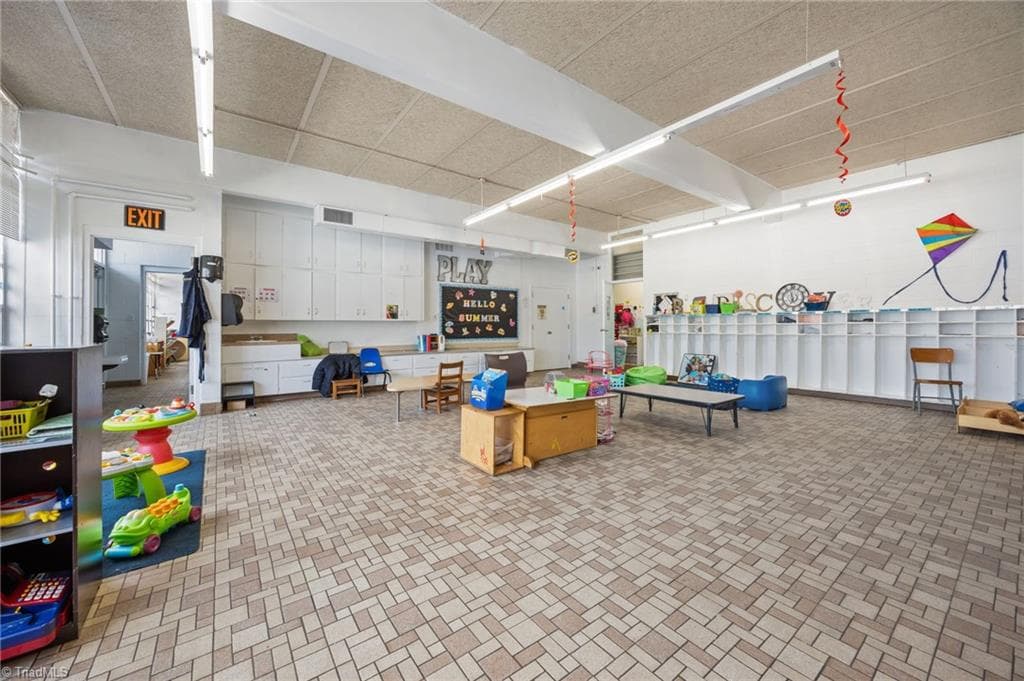 Remarks at 2300 Spring Garden Street, Greensboro NC 27403, Greensboro, photo 13 of 100