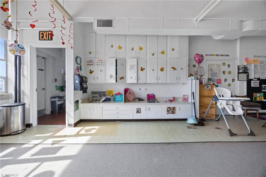 Remarks at 2300 Spring Garden Street, Greensboro NC 27403, Greensboro, photo 65 of 100