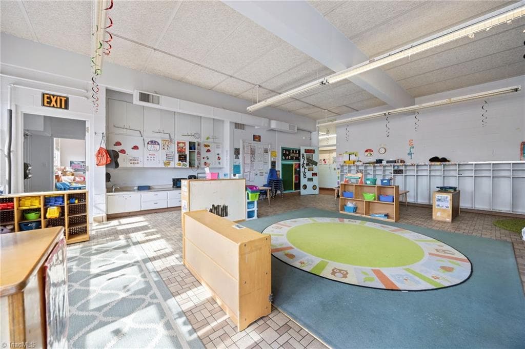 Remarks at 2300 Spring Garden Street, Greensboro NC 27403, Greensboro, photo 79 of 100