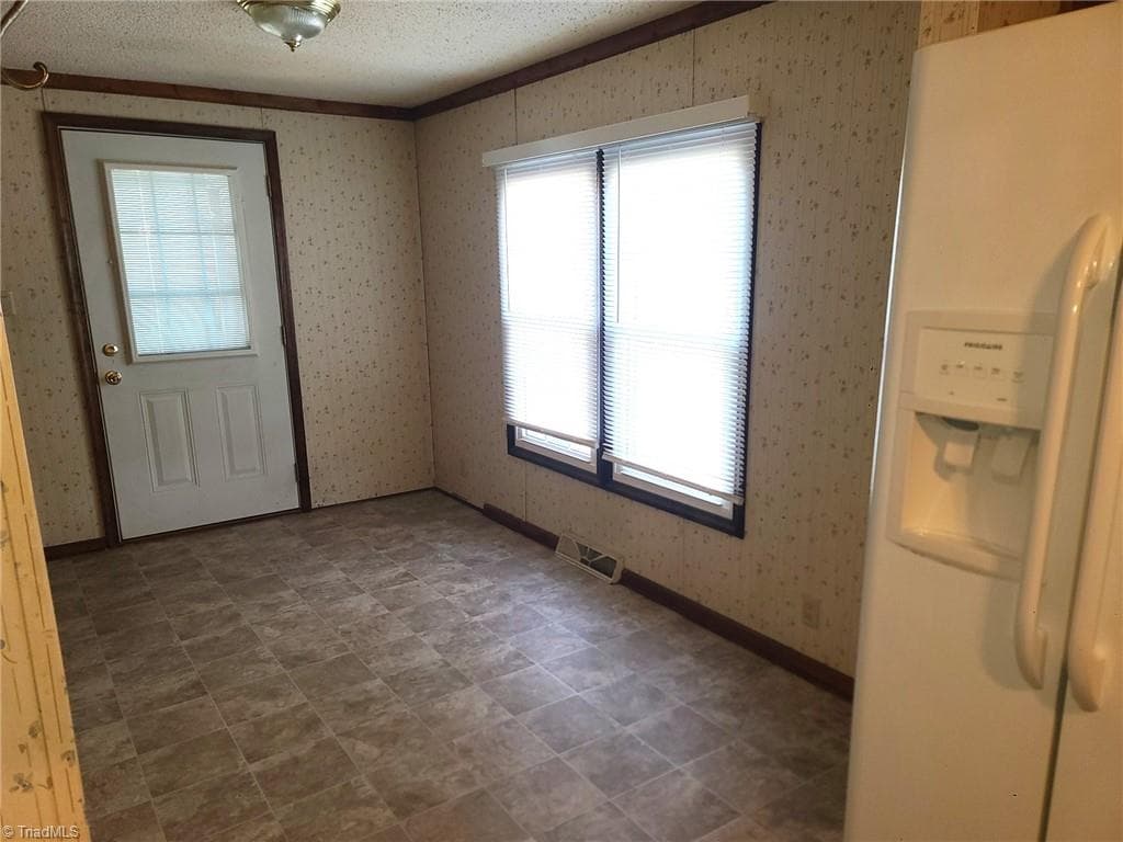 Manufactured Home at 220 Joyner Circle, Rural Hall NC 27045, photo 15 of 29