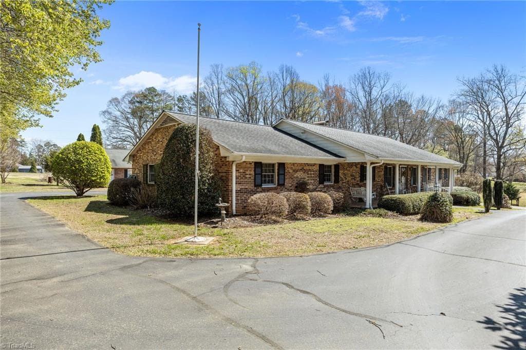 6262 Nc Highway 109, High Point NC 27265