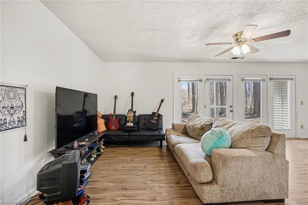 2326 W Vandalia Road # B, Greensboro NC 27407
