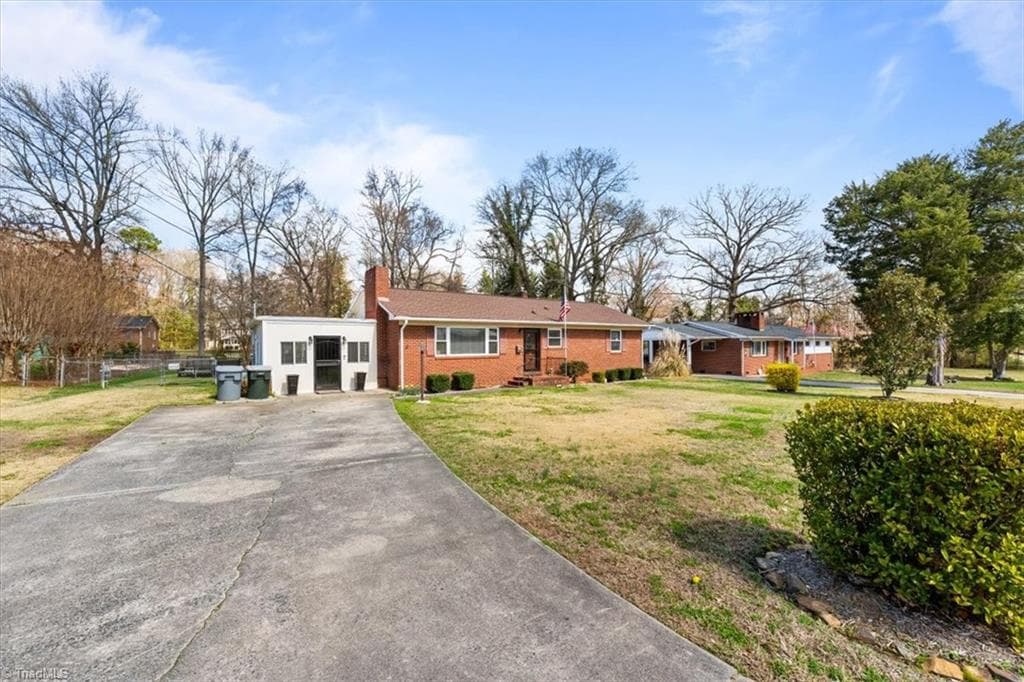 Stick/Site Built at 1025 Parkview Street, Asheboro NC 27203, photo 3 of 32