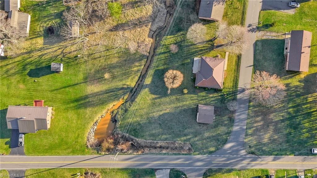 Stick/Site Built at 186 King Street, West Jefferson NC 28694, photo 8 of 39