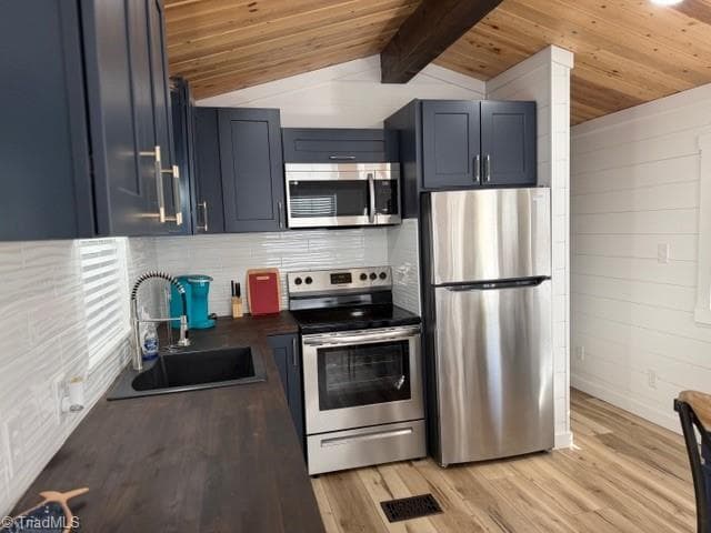 Manufactured Home at 206 Cardinal Drive, New London NC 27306, photo 13 of 22