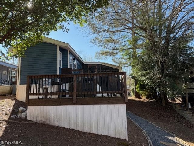 Manufactured Home at 206 Cardinal Drive, New London NC 27306, photo 5 of 22