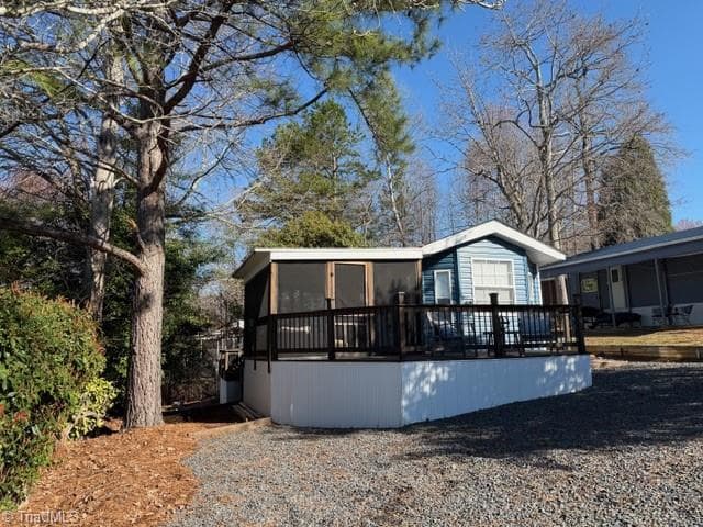 Manufactured Home at 206 Cardinal Drive, New London NC 27306, photo 9 of 22