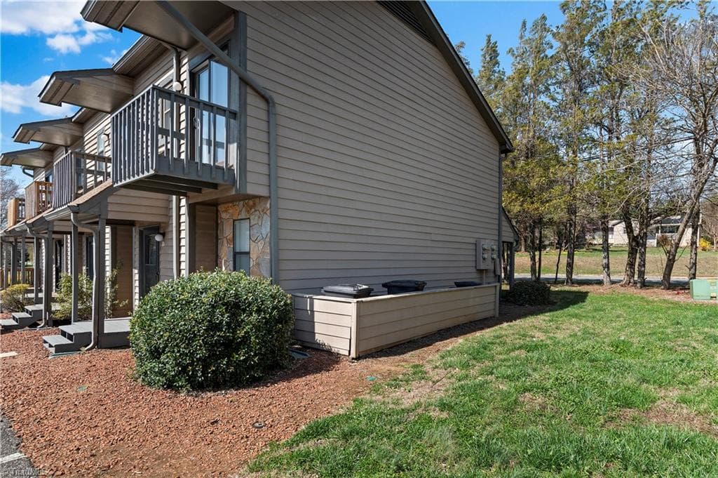 Stick/Site Built at 380 Vista Circle # D, Winston-Salem NC 27106, Winston-Salem, photo 4 of 26