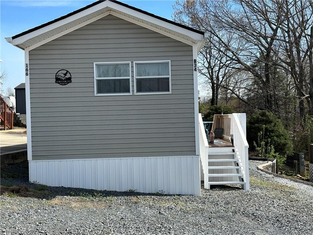 Manufactured Home at 166 Eagle Drive, New London NC 28127, photo 2 of 49