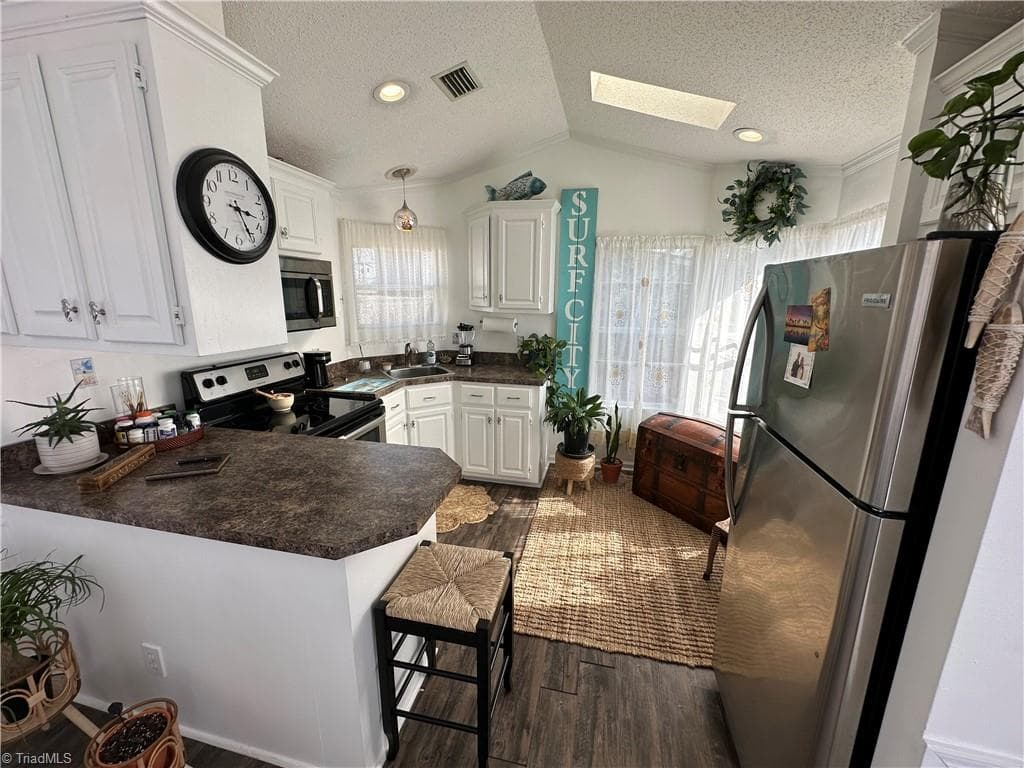 Manufactured Home at 166 Eagle Drive, New London NC 28127, photo 8 of 49