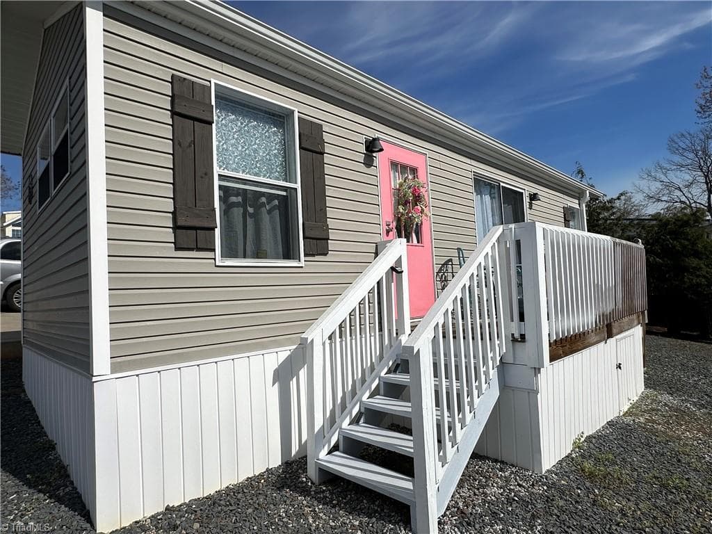 Manufactured Home at 166 Eagle Drive, New London NC 28127, photo 21 of 49