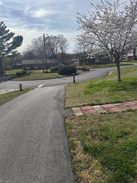 Stick/Site Built at 3104 Woodview Drive, High Point NC 27265, photo 2 of 23